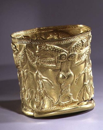 Calice decorato con creature mitologiche, Iran nordoccidentale, c.1200-1100 a.C. da Persian School